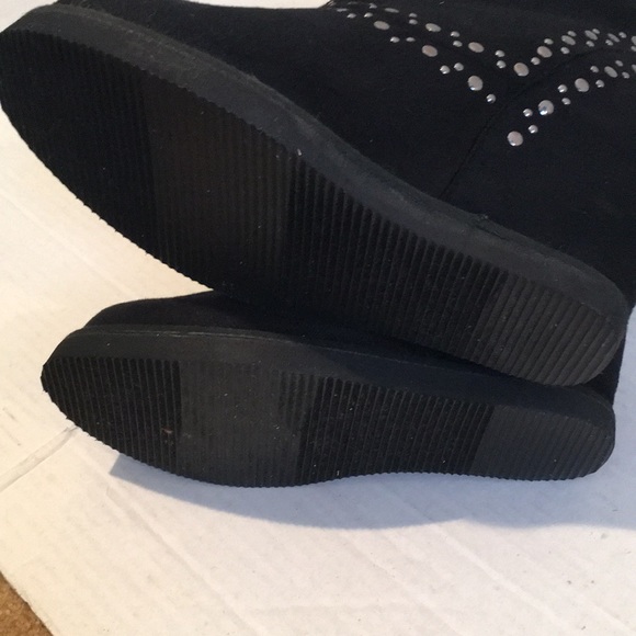 NWT faux suede black Fabiola studded boots - Picture 5 of 5